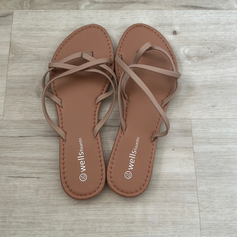 BRAND NEW Sandals
